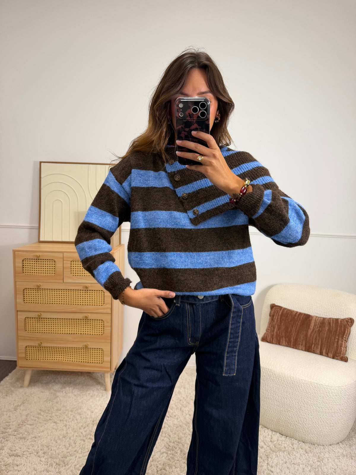 Pull rayé Bleu & Choco encolure asymétrique boutonnée