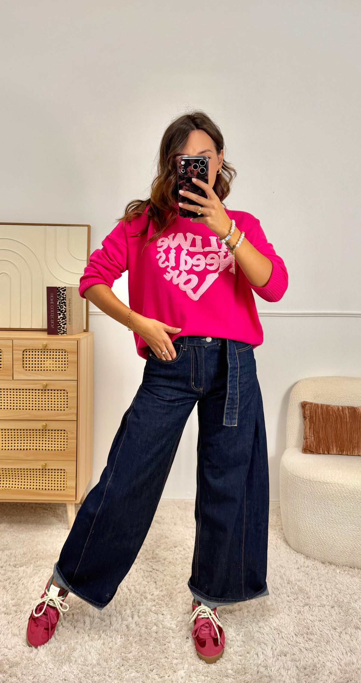 Pull FUCHSIA maille inscription All We Need Is Love