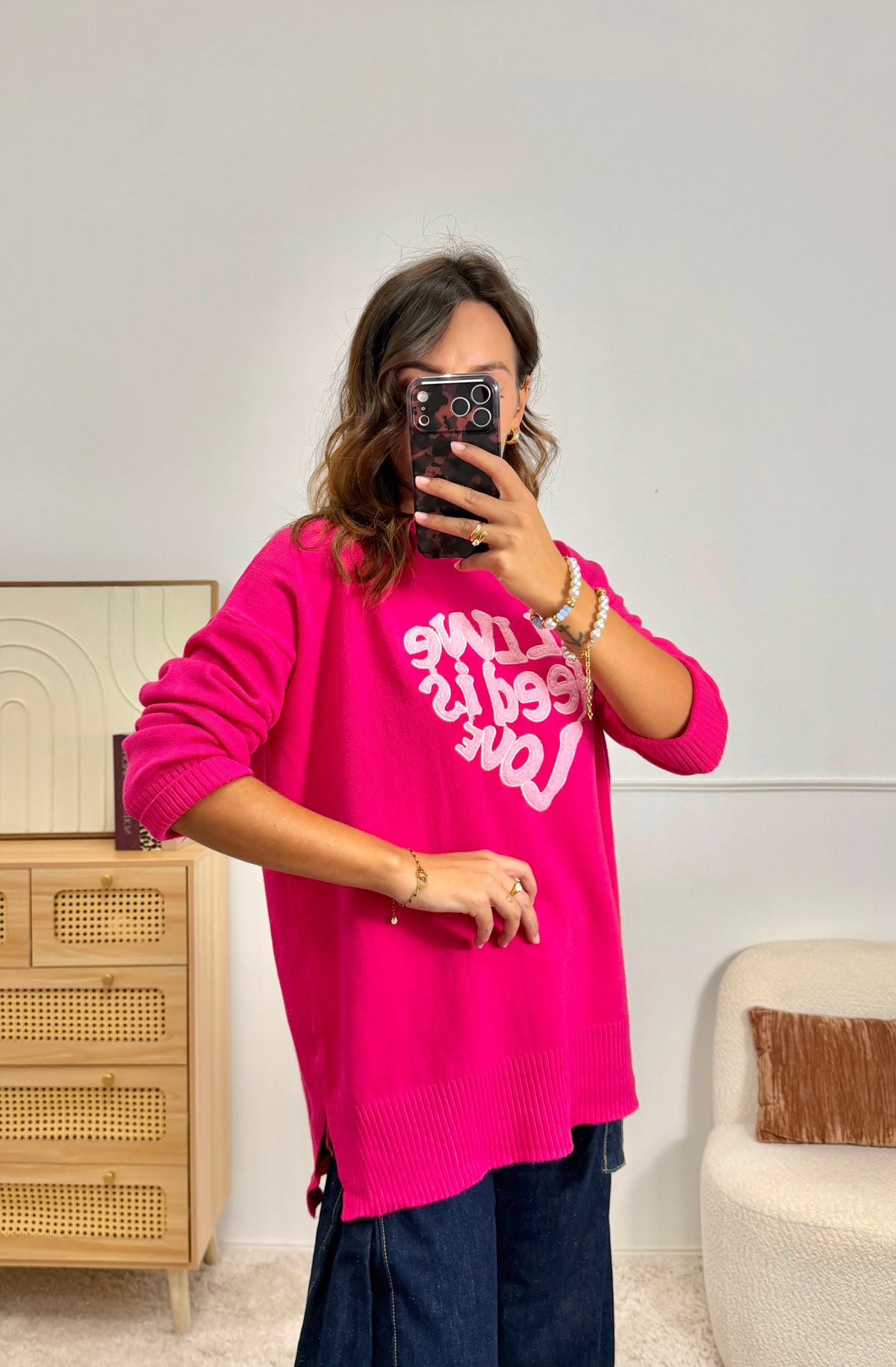 Pull FUCHSIA maille inscription All We Need Is Love