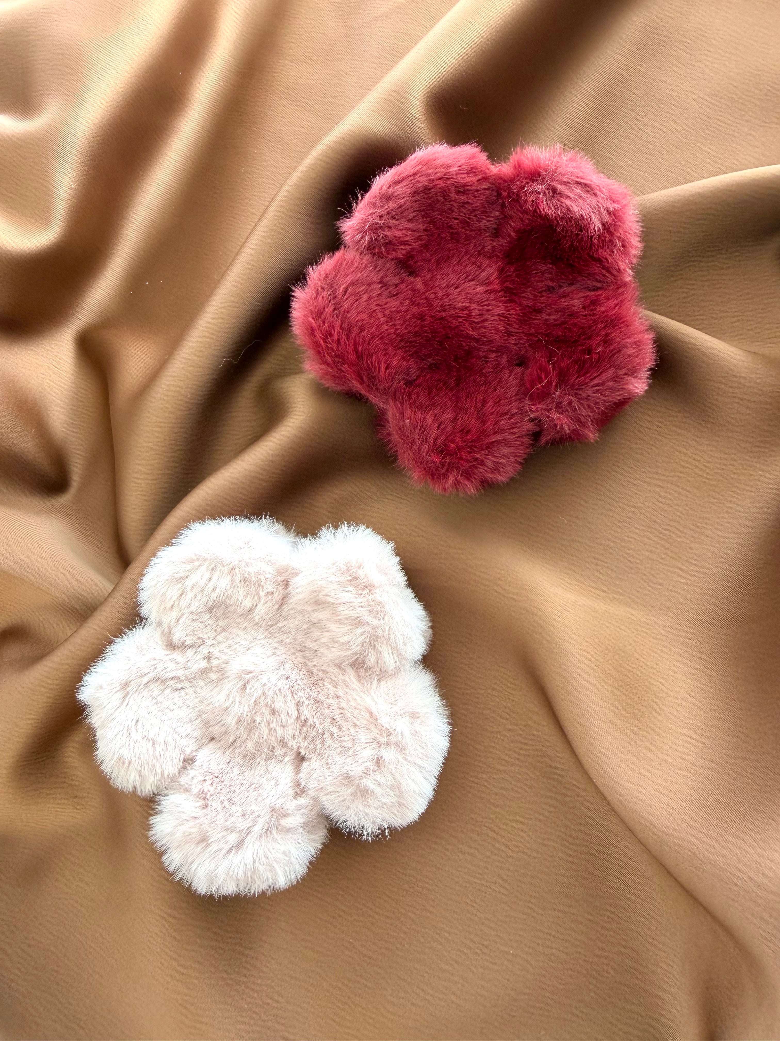 Pince à Cheveux Fleurs Fourrures