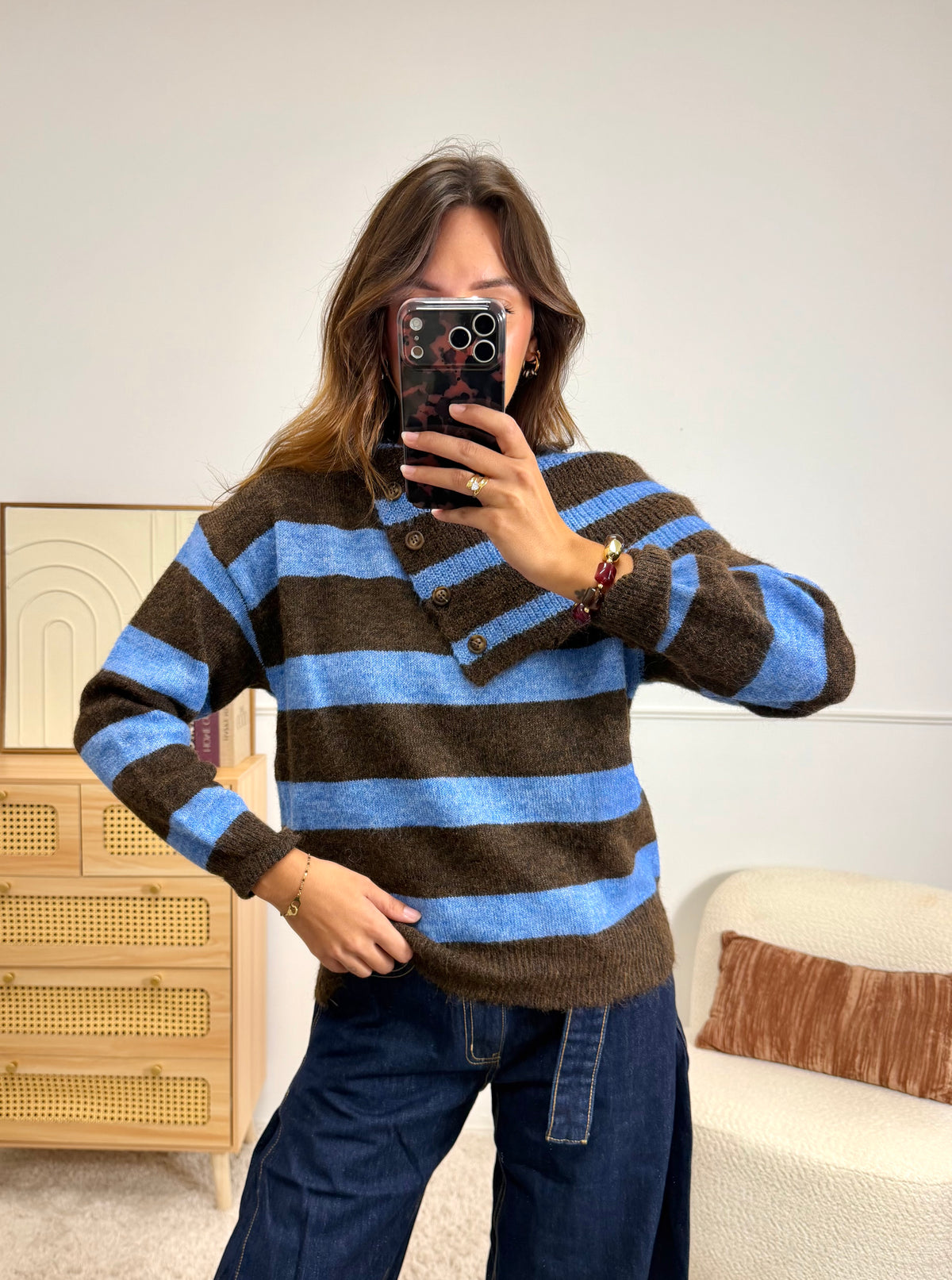Pull rayé Bleu & Choco encolure asymétrique boutonnée