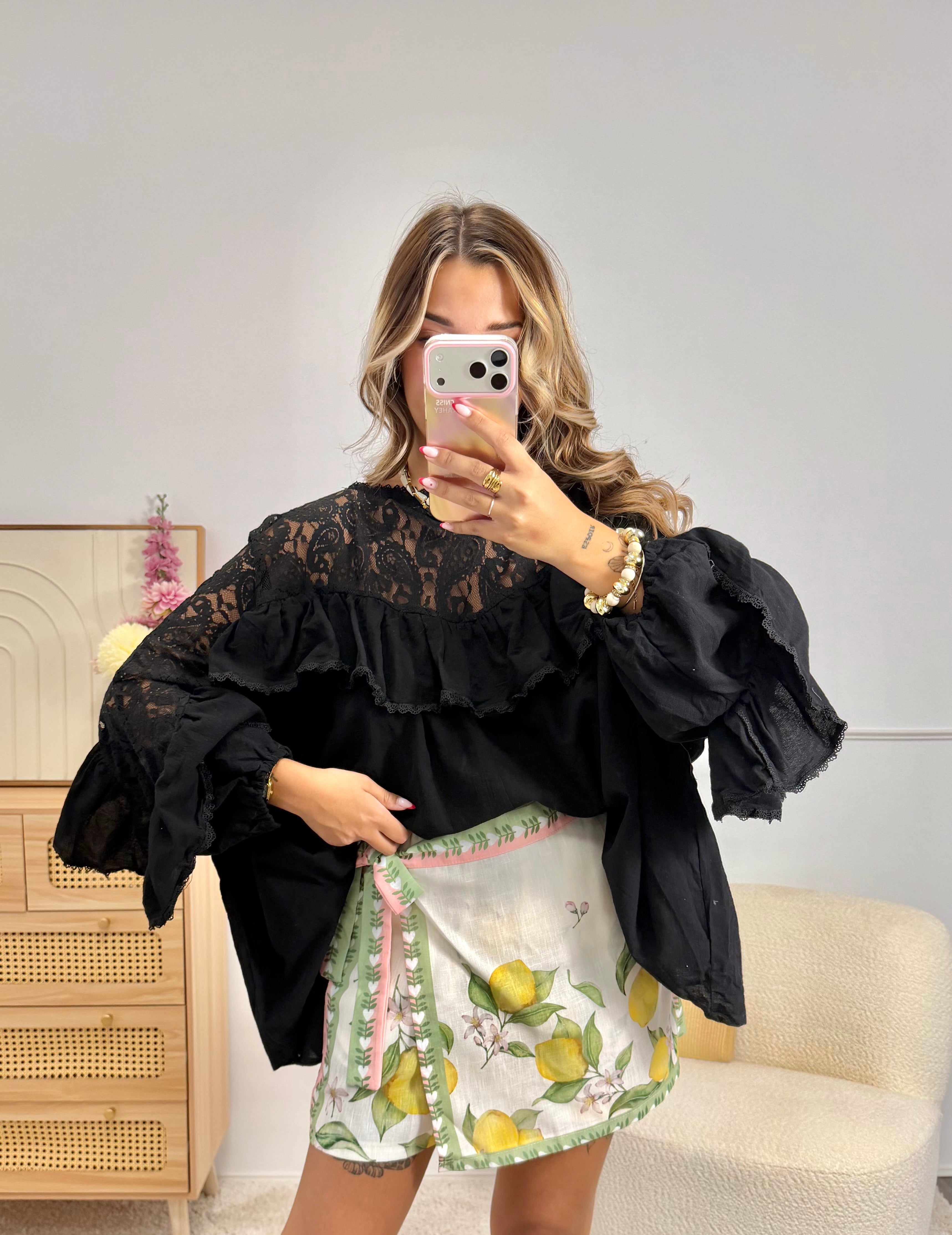 Blouse Volant & Dentelle Noir
