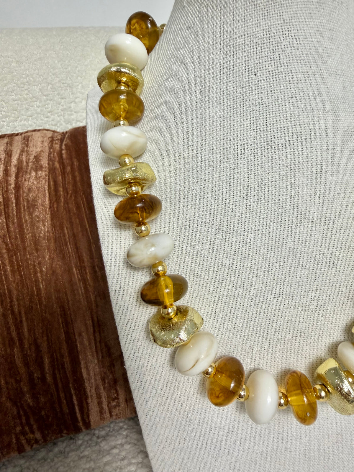 Collier perle crème & chocolat