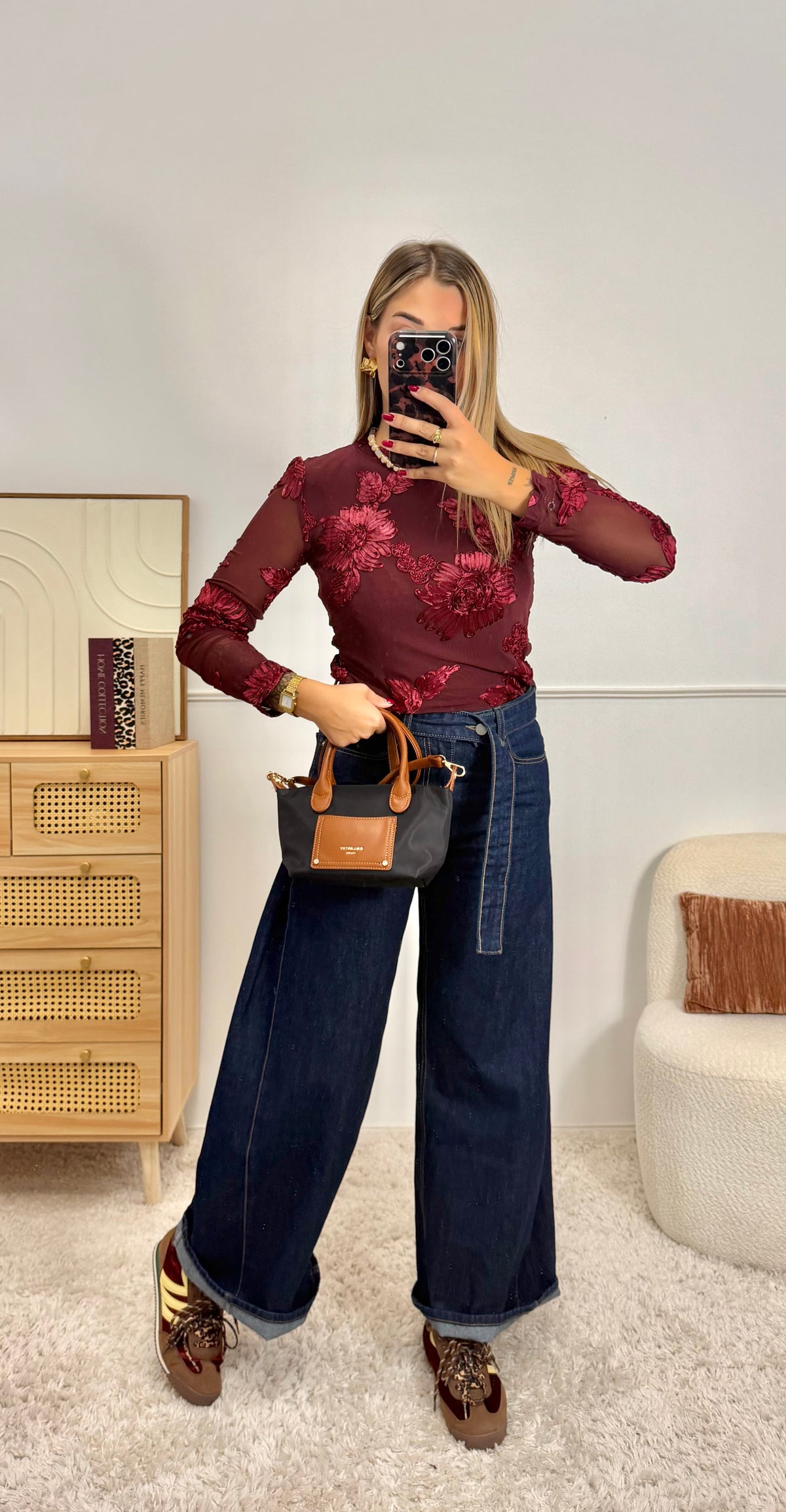 Top en résille brodé fleurs Bordeaux