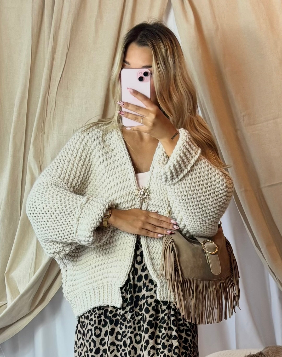 Gilet Beige avec Broche