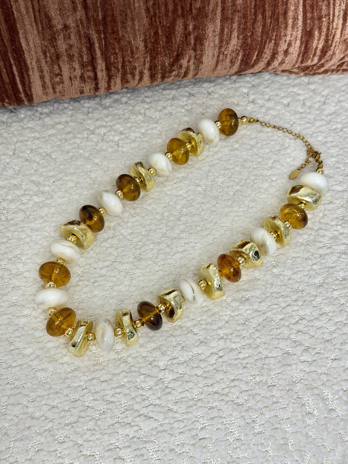 Collier perle crème & chocolat