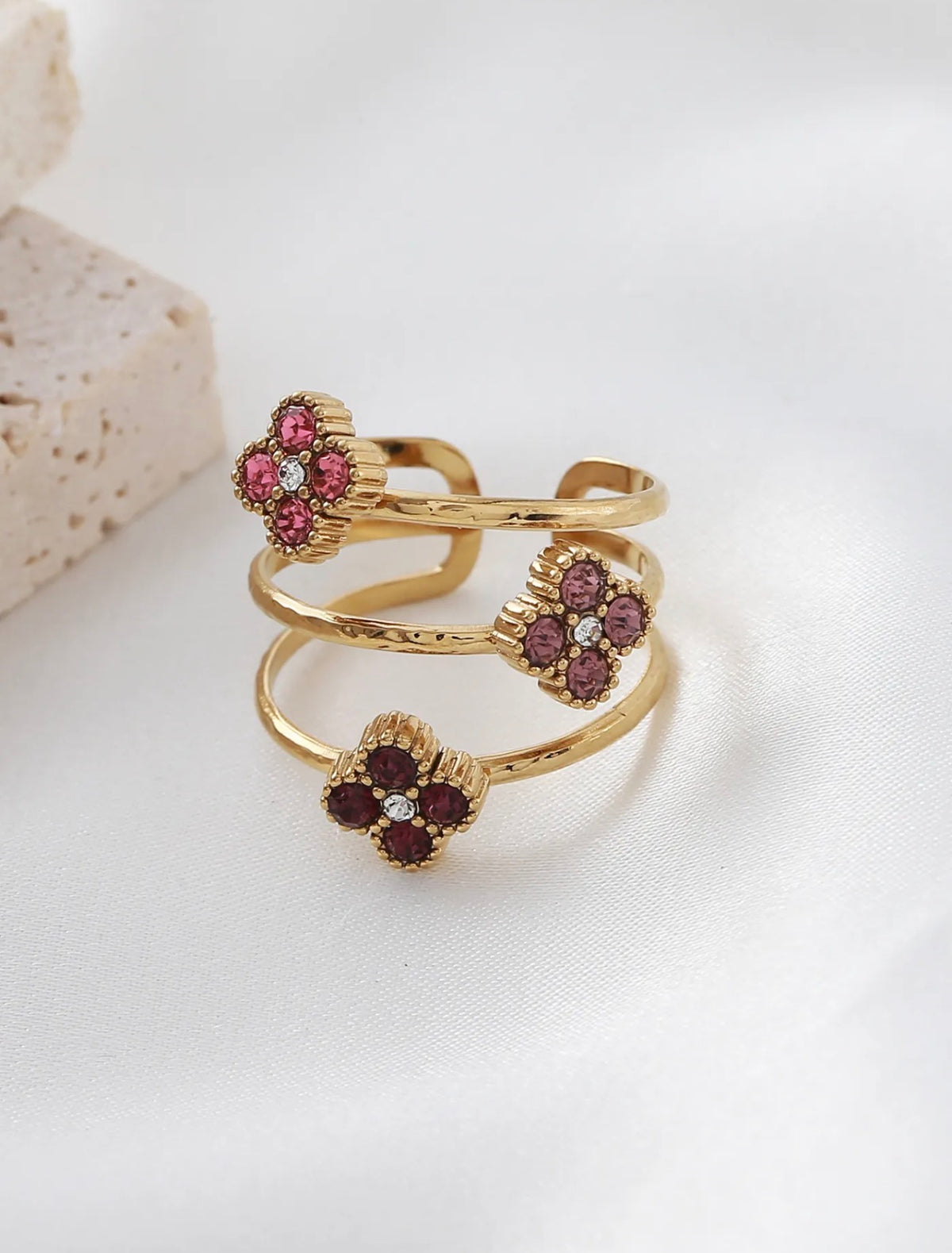 Bague fleurs stras