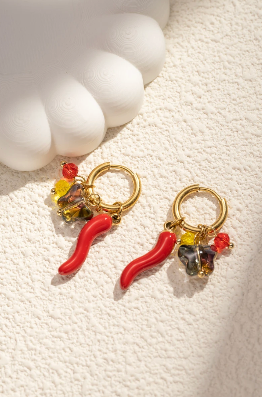 Boucles créoles dorées charms piment perles colorées fleur irisée