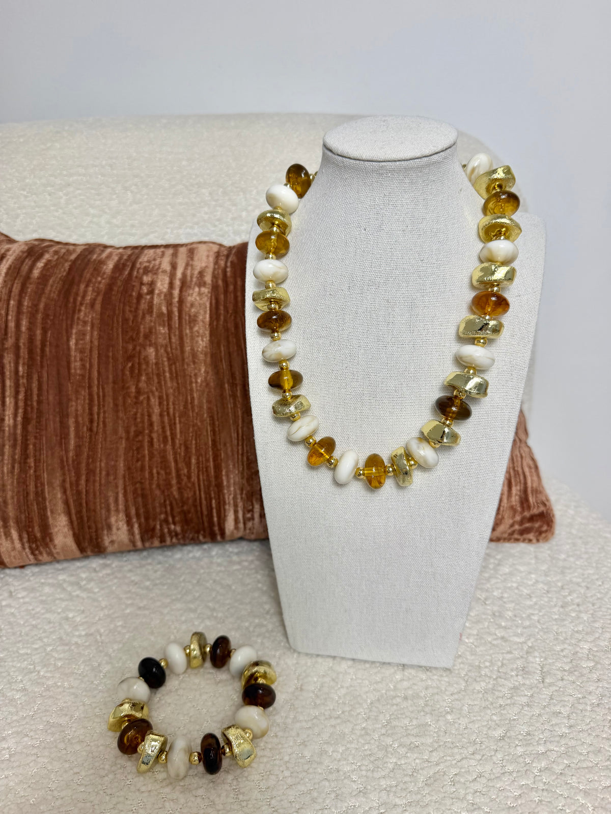 Collier perle crème & chocolat
