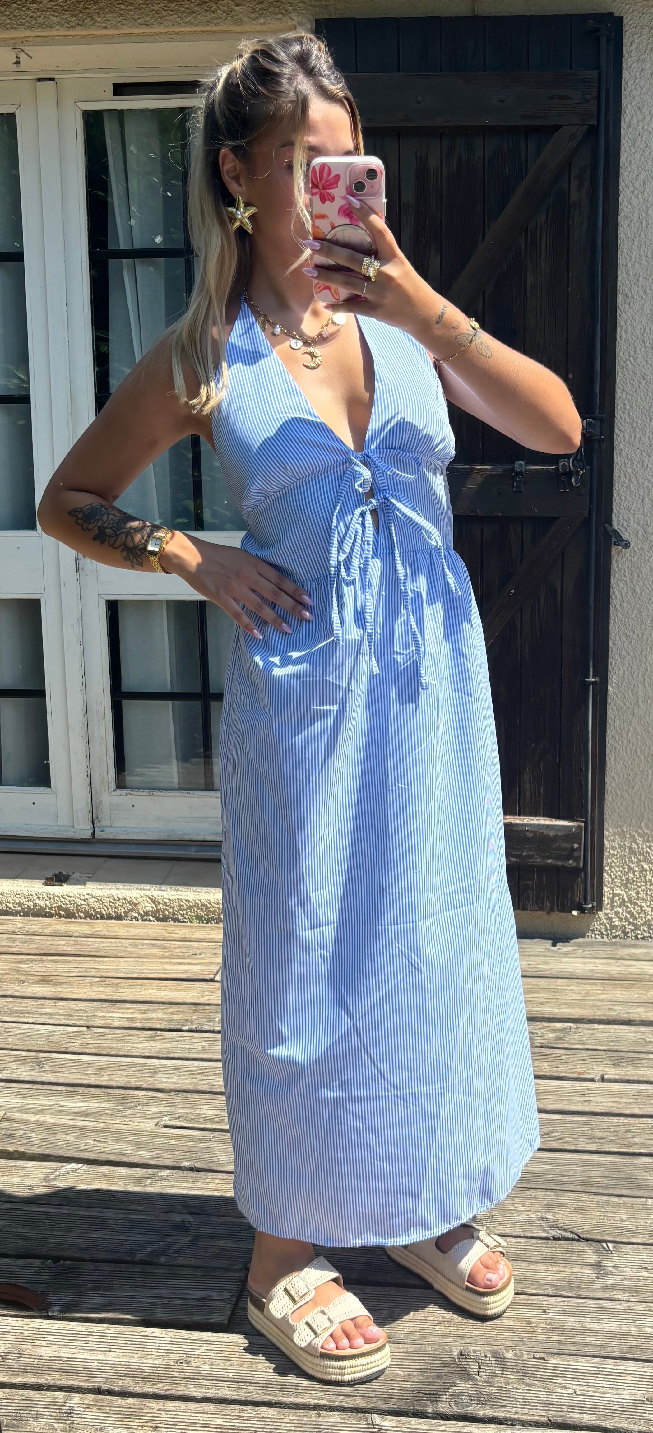 Robe à rayures à noeuds dos ouvert